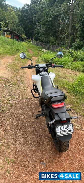Pearl White Husqvarna Vitpilen 250 2024 Pearl White Husqvarna Vitpilen 250 2024