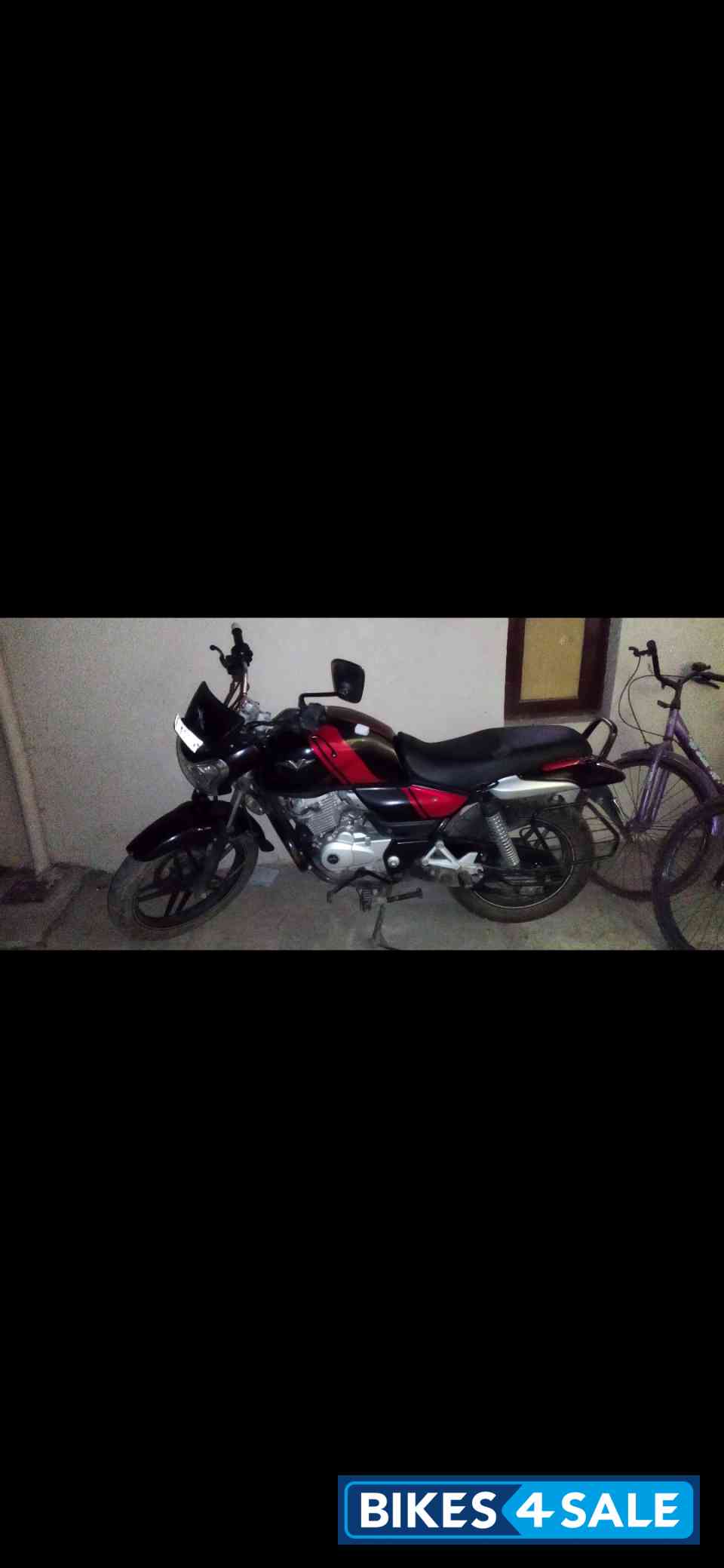 Blk Met Bajaj V15