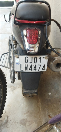 Blk Met Bajaj V15