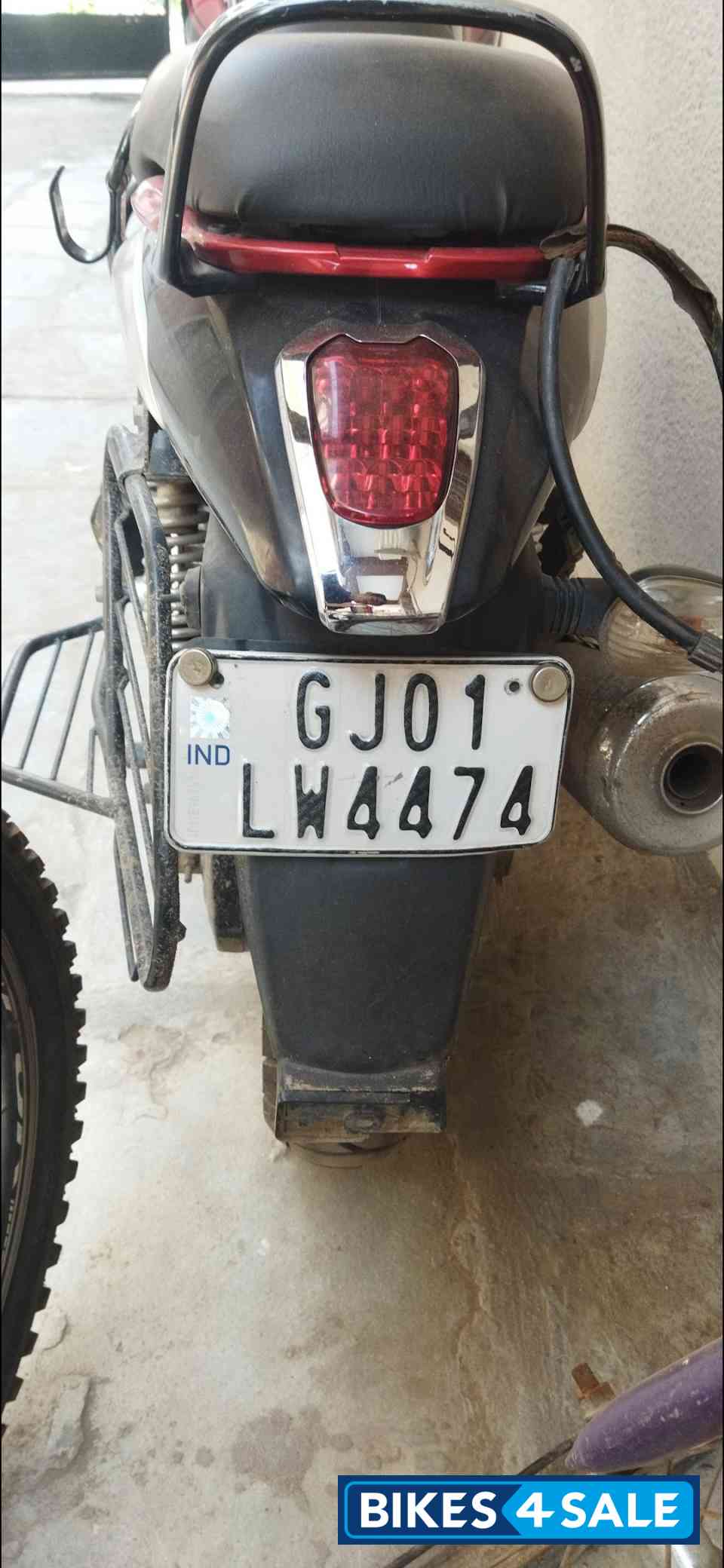 Blk Met Bajaj V15 Blk Met Bajaj V15