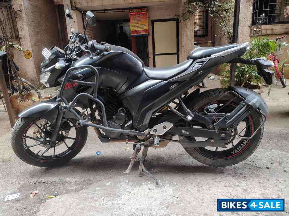 Yamaha FZ25