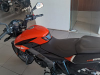 Orange Bajaj Pulsar NS125 BS6