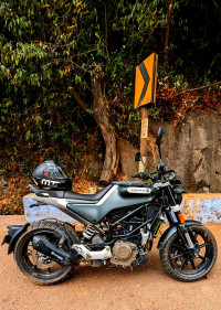 Dark Galvano Matt Husqvarna Svartpilen 250