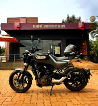 Dark Galvano Matt Husqvarna Svartpilen 250