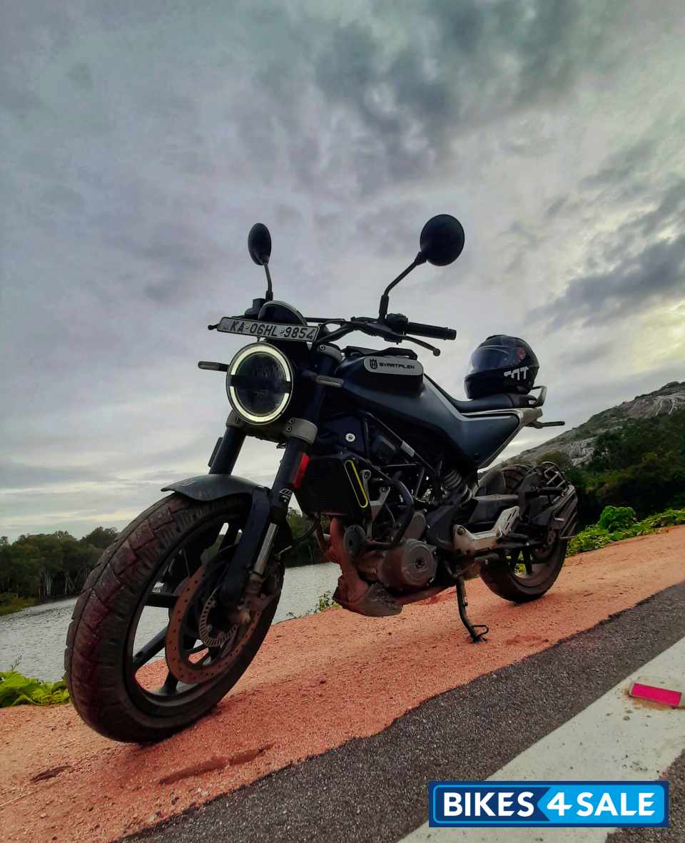 Dark Galvano Matt Husqvarna Svartpilen 250 Dark Galvano Matt Husqvarna Svartpilen 250