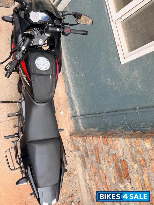 Black And Red Bajaj Pulsar 220F