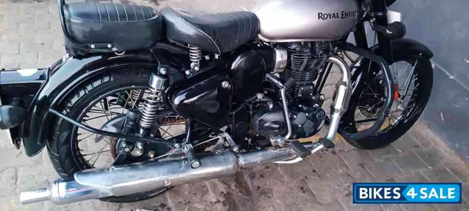 Mercury Silver Royal Enfield Classic 350 Single Channel BS6 Mercury Silver Royal Enfield Classic 350 Single Channel BS6