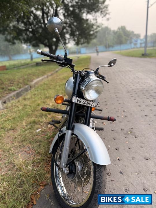 Silver Royal Enfield Classic 350 Silver Royal Enfield Classic 350
