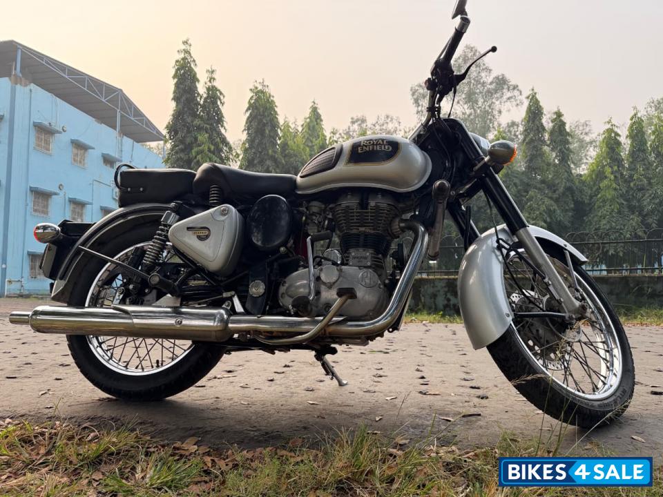Silver Royal Enfield Classic 350 Silver Royal Enfield Classic 350