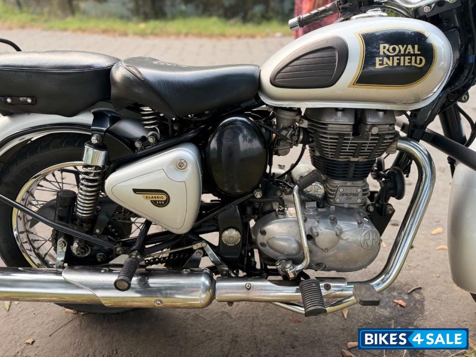 Silver Royal Enfield Classic 350 Silver Royal Enfield Classic 350