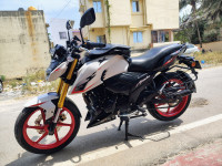 White TVS Apache RTR 160 4V BS6