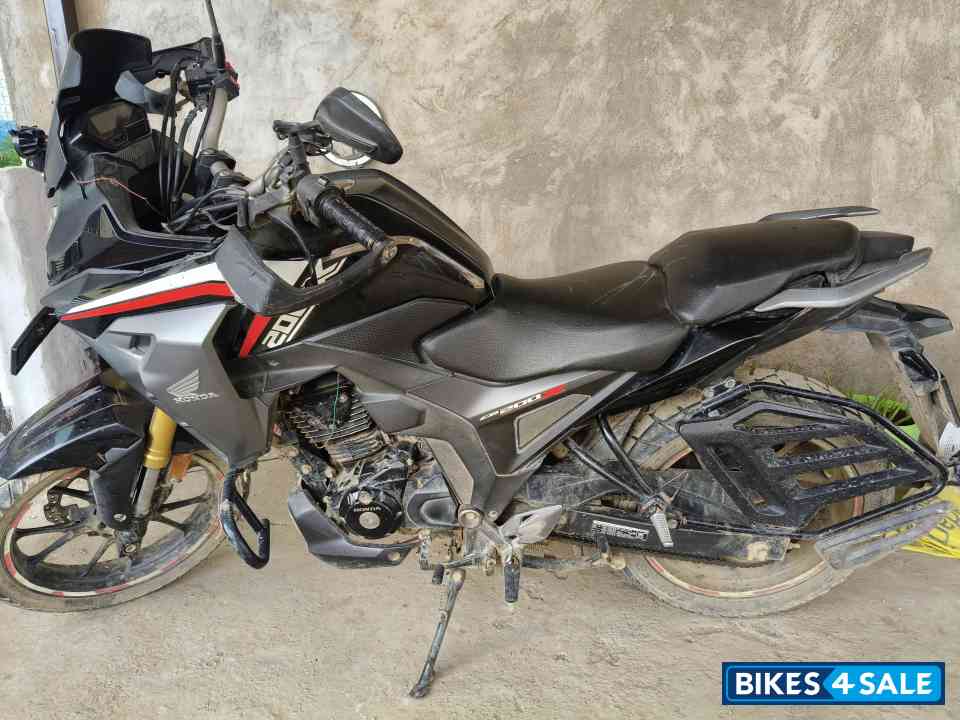 Black Honda CB200X Black Honda CB200X