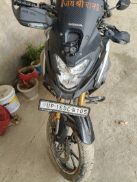 Black Honda CB200X