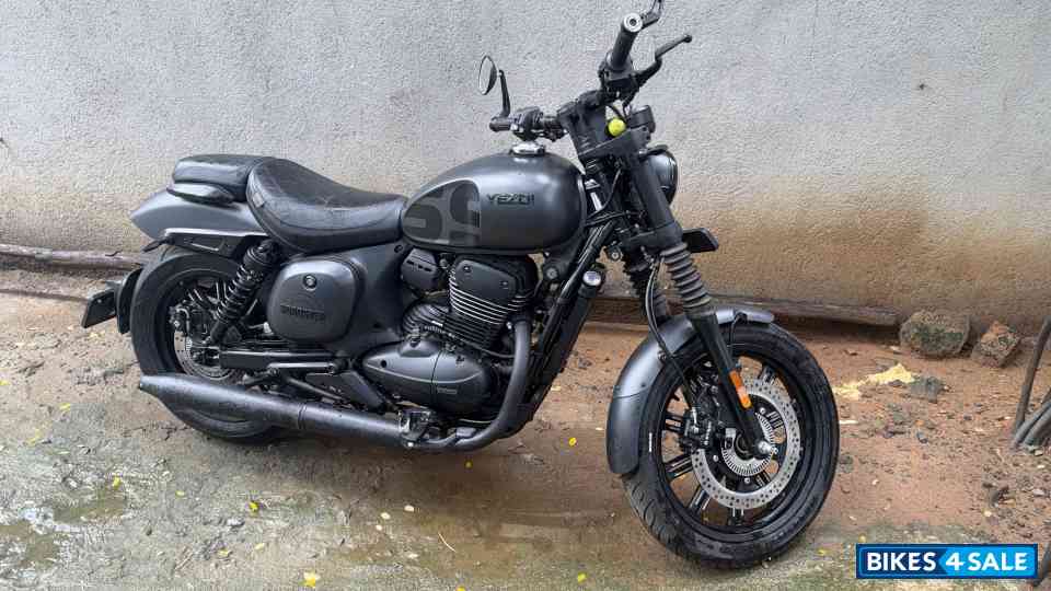 Yezdi Roadster Dark