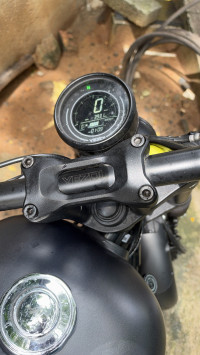 Yezdi Roadster Dark