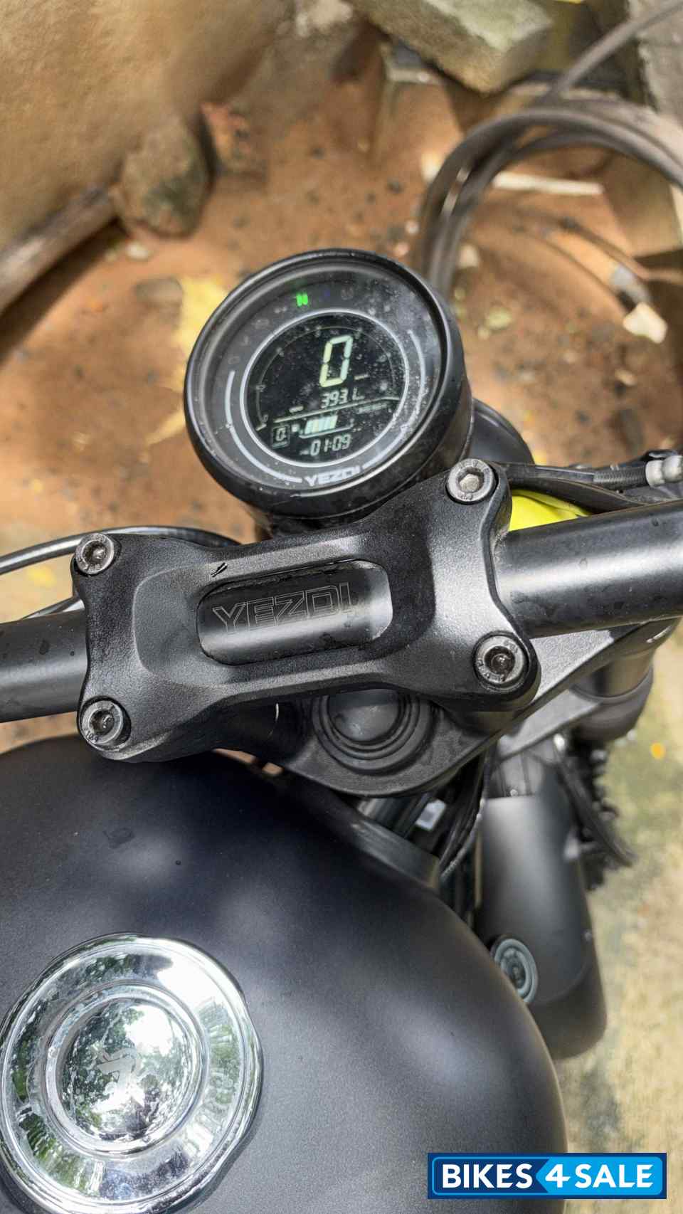 Yezdi Roadster Dark