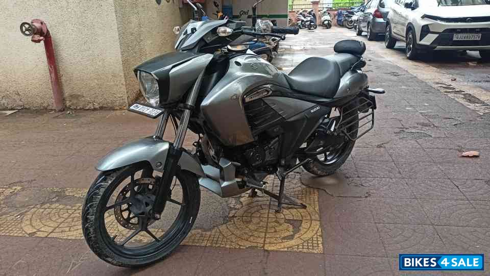 Grey Suzuki Intruder 150