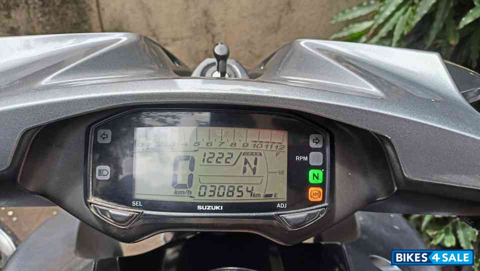 Grey Suzuki Intruder 150