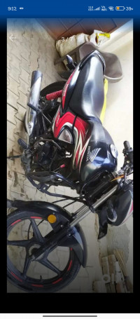 Black Red Honda Dream Yuga