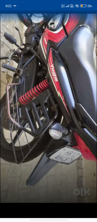 Black Red Honda Dream Yuga