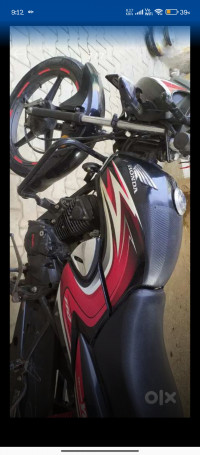 Black Red Honda Dream Yuga