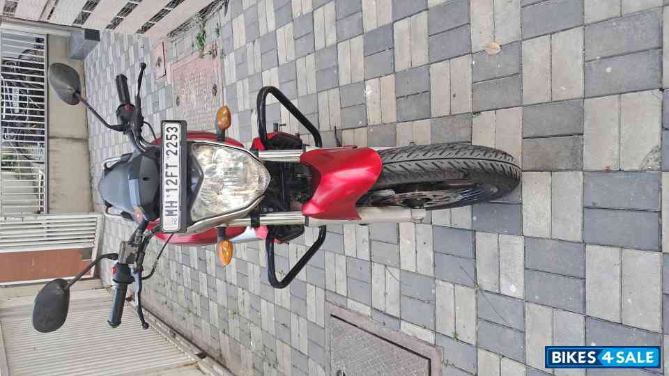 Red Yamaha FZ16