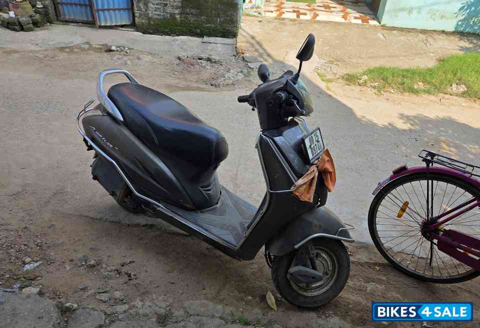 Grey Honda Activa 3G