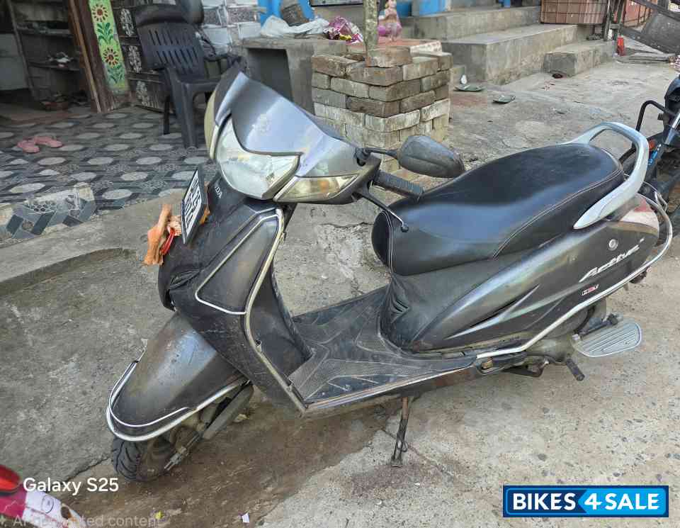 Grey Honda Activa 3G