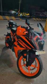 Ebony Black Metallic KTM RC 200 2022