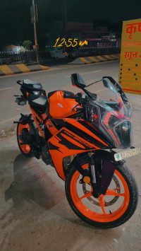 Ebony Black Metallic KTM RC 200 2022