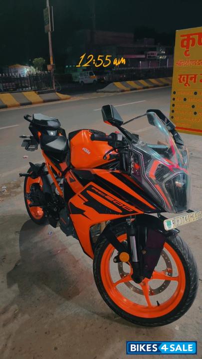 Ebony Black Metallic KTM RC 200 2022 Ebony Black Metallic KTM RC 200 2022