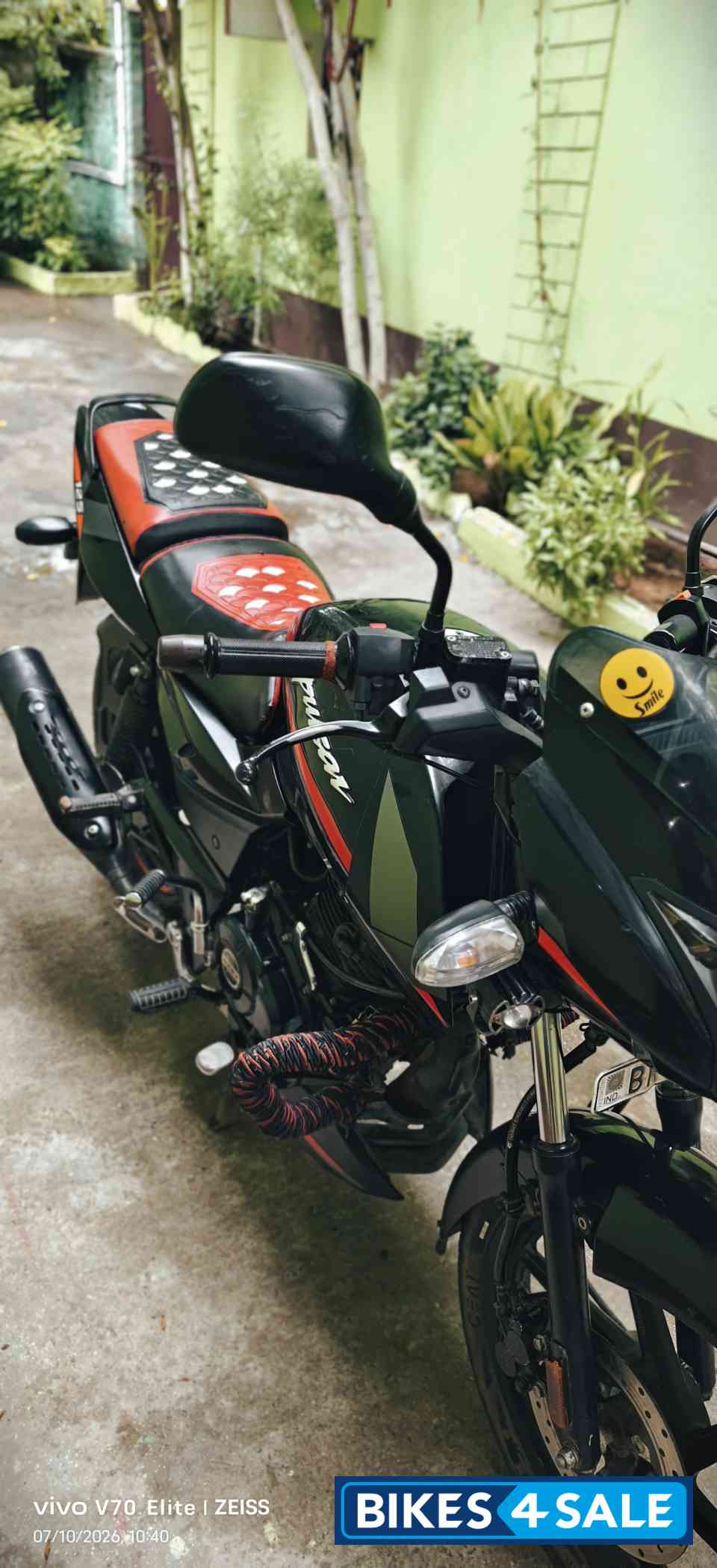 Bajaj Pulsar 125 Split Seat Bajaj Pulsar 125 Split Seat