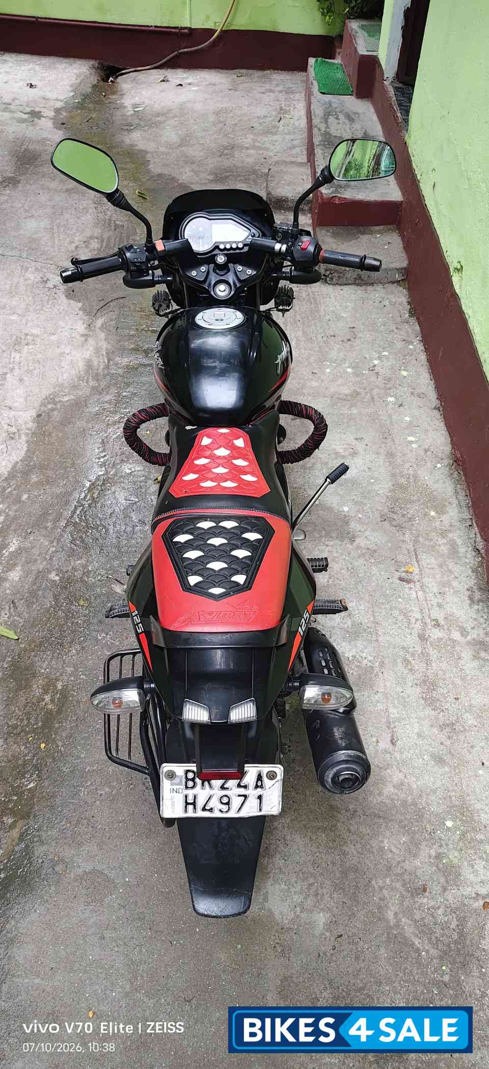 Bajaj Pulsar 125 Split Seat Bajaj Pulsar 125 Split Seat