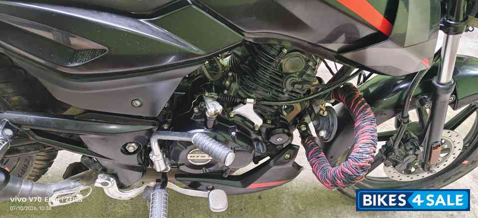 Bajaj Pulsar 125 Split Seat Bajaj Pulsar 125 Split Seat