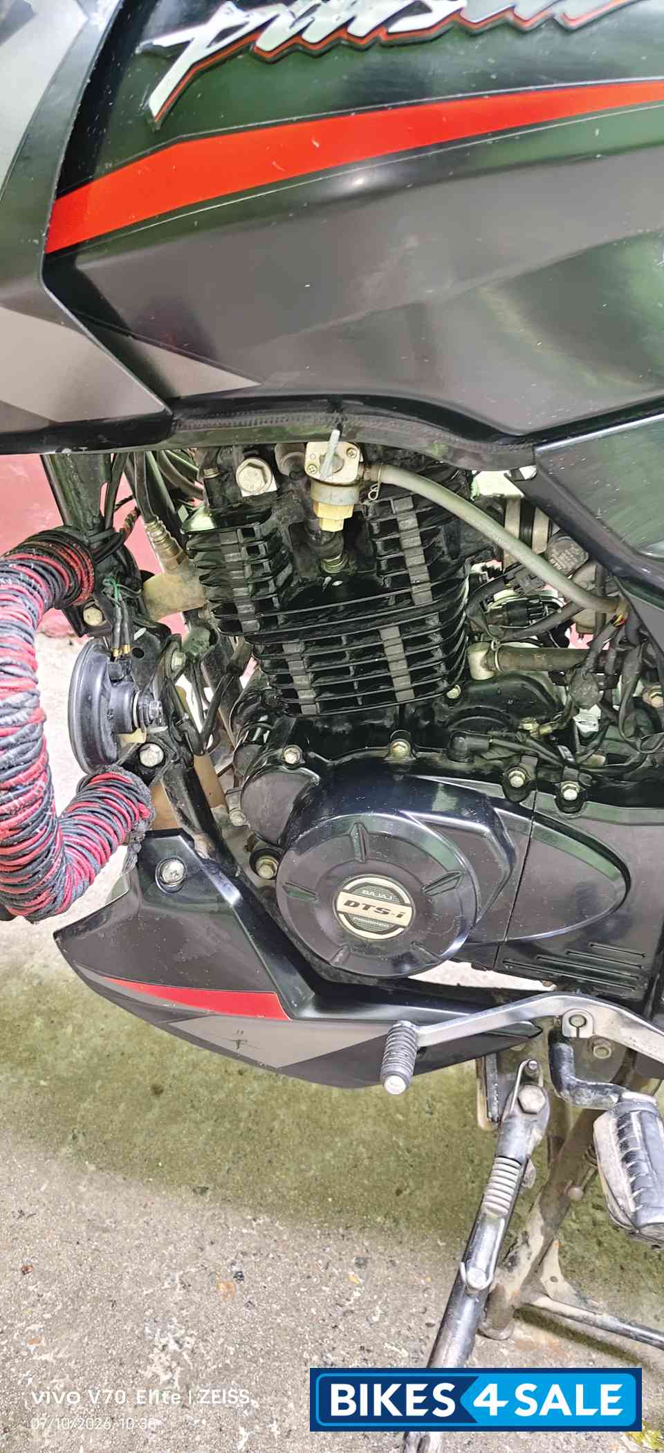 Bajaj Pulsar 125 Split Seat Bajaj Pulsar 125 Split Seat