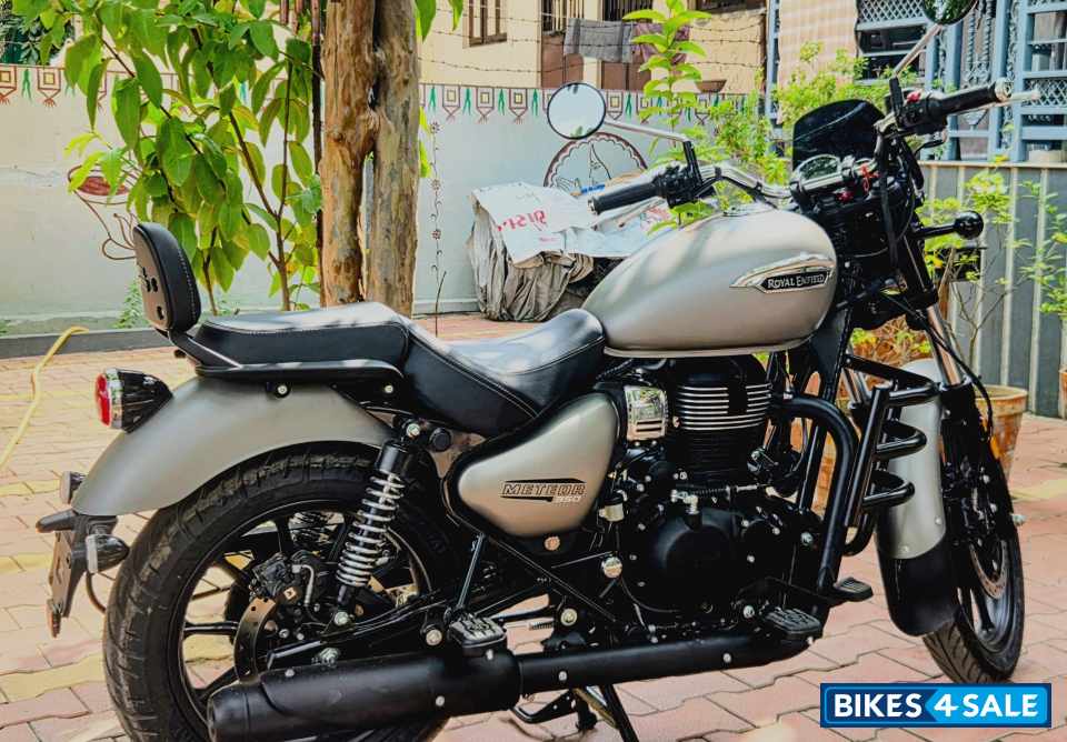 Matt Gray Royal Enfield Bullet 350 Matt Gray Royal Enfield Bullet 350
