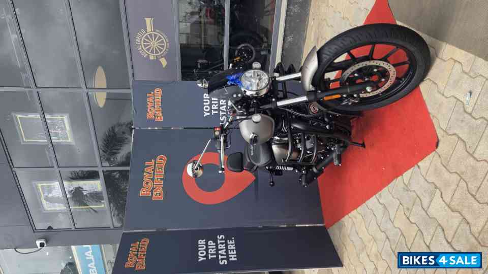 Matt Gray Royal Enfield Bullet 350 Matt Gray Royal Enfield Bullet 350