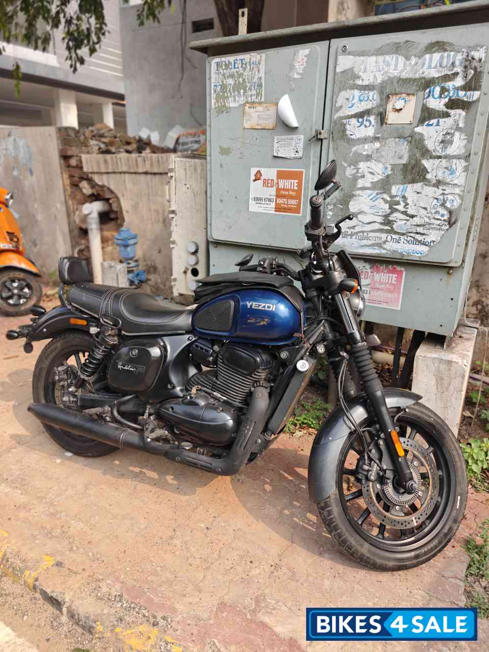 Steel Blue Yezdi Roadster Dark Steel Blue Yezdi Roadster Dark