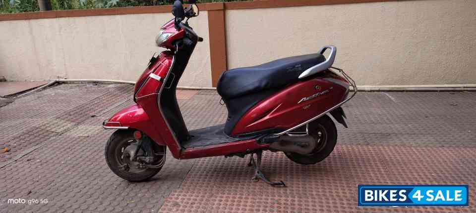 Red Honda Activa 4G