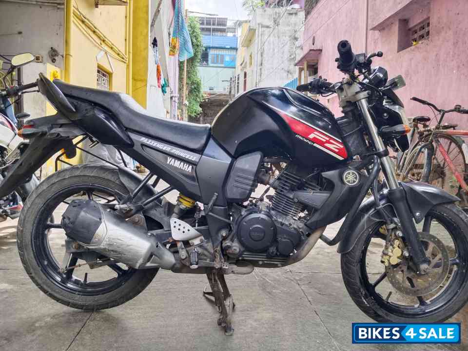 Black Yamaha FZ-S Black Yamaha FZ-S