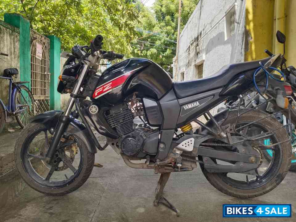 Black Yamaha FZ-S Black Yamaha FZ-S