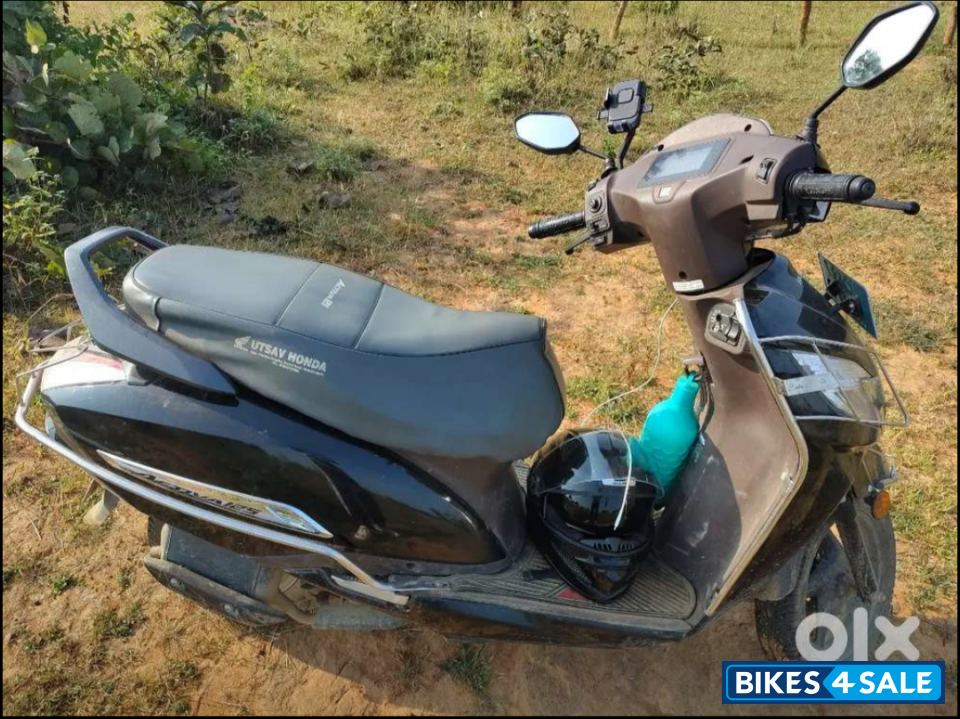 Black Honda Activa 125