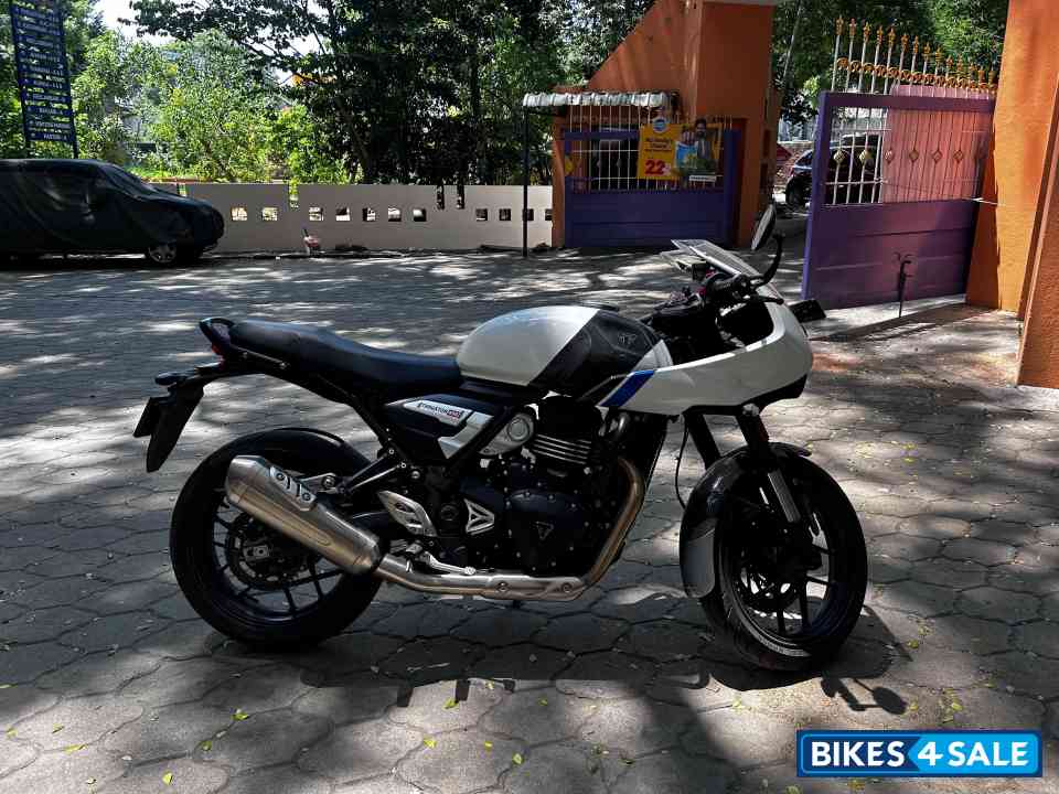 Triumph Thruxton 400 Triumph Thruxton 400
