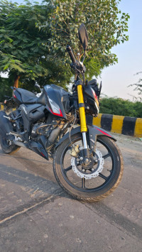 Matt Black TVS Apache RTR 160 4V TFT with Map Mirroring