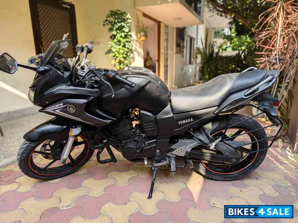 Midnight Black Yamaha Fazer