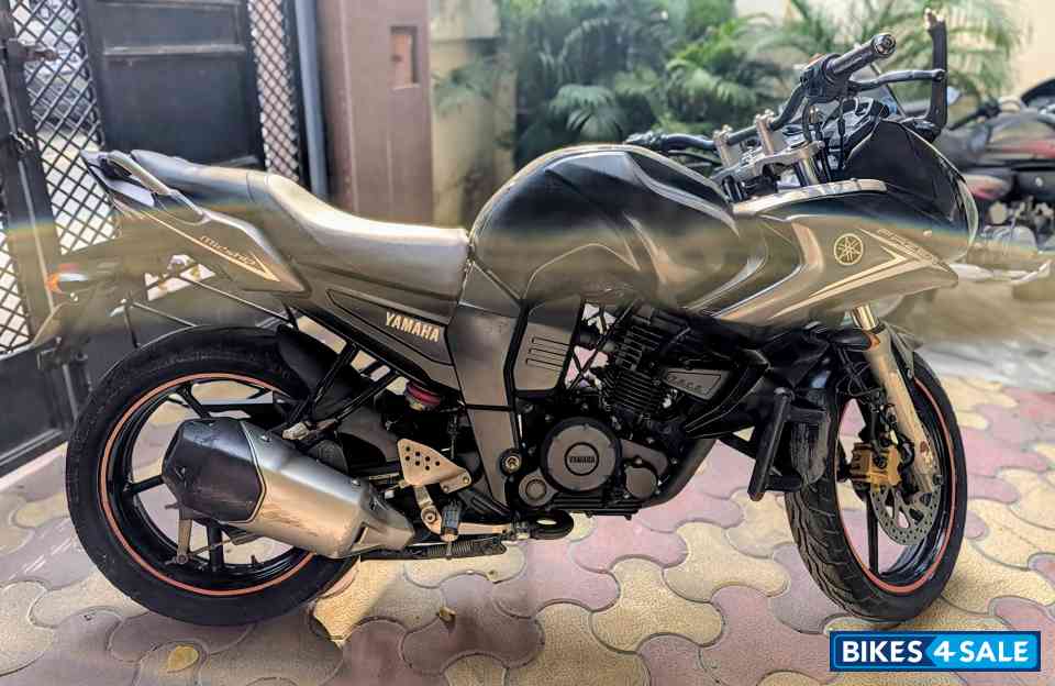 Midnight Black Yamaha Fazer Midnight Black Yamaha Fazer