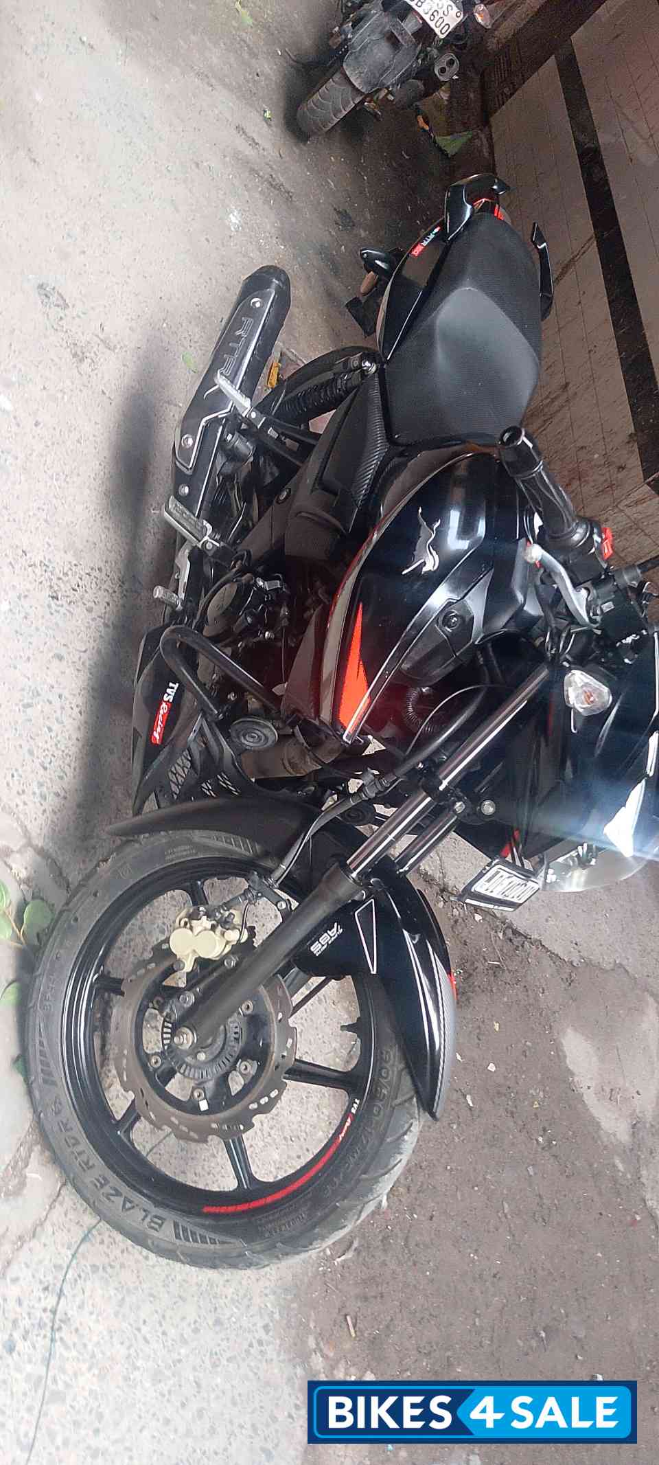 Black TVS Apache RTR 160 Black TVS Apache RTR 160