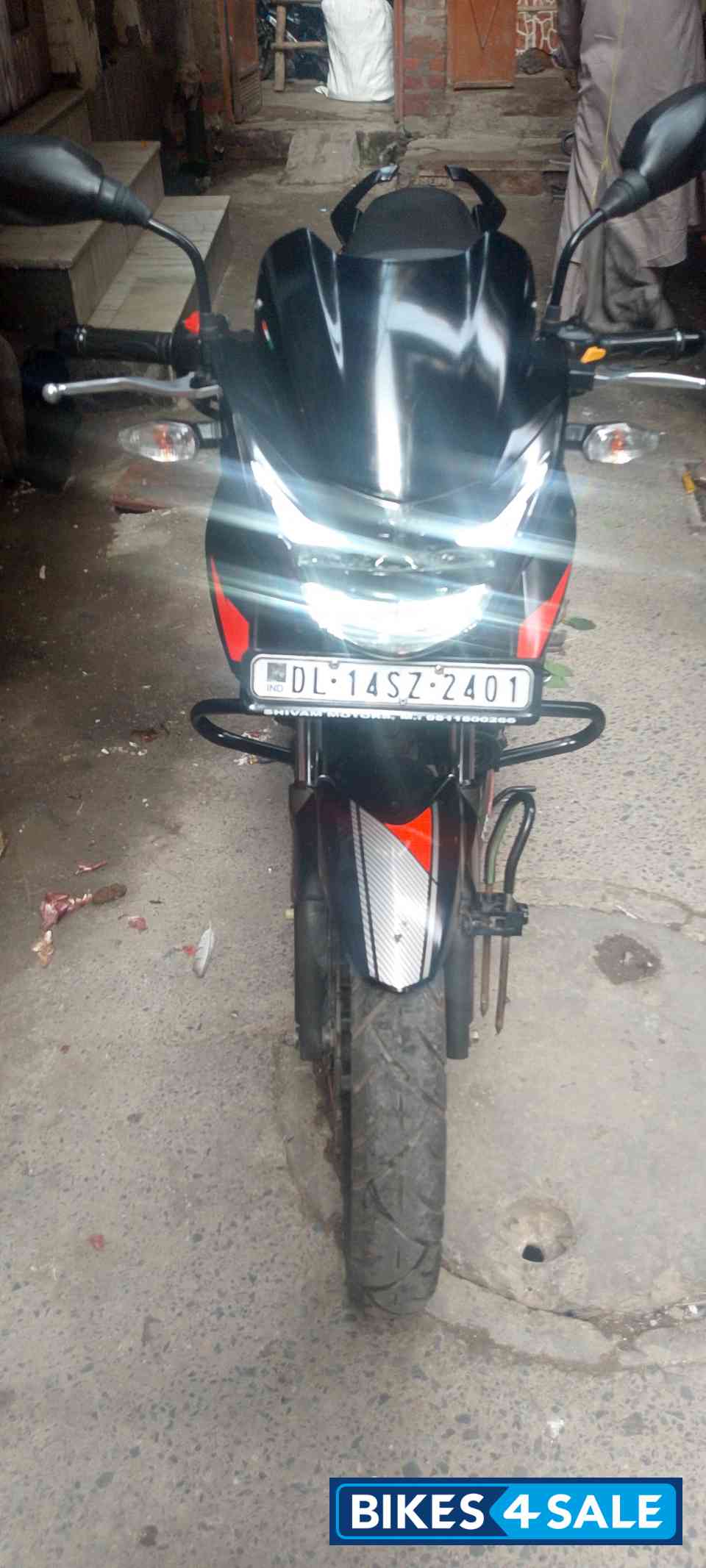 Black TVS Apache RTR 160 Black TVS Apache RTR 160