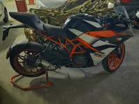 Orange KTM RC 390