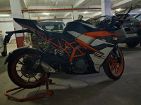 Orange KTM RC 390